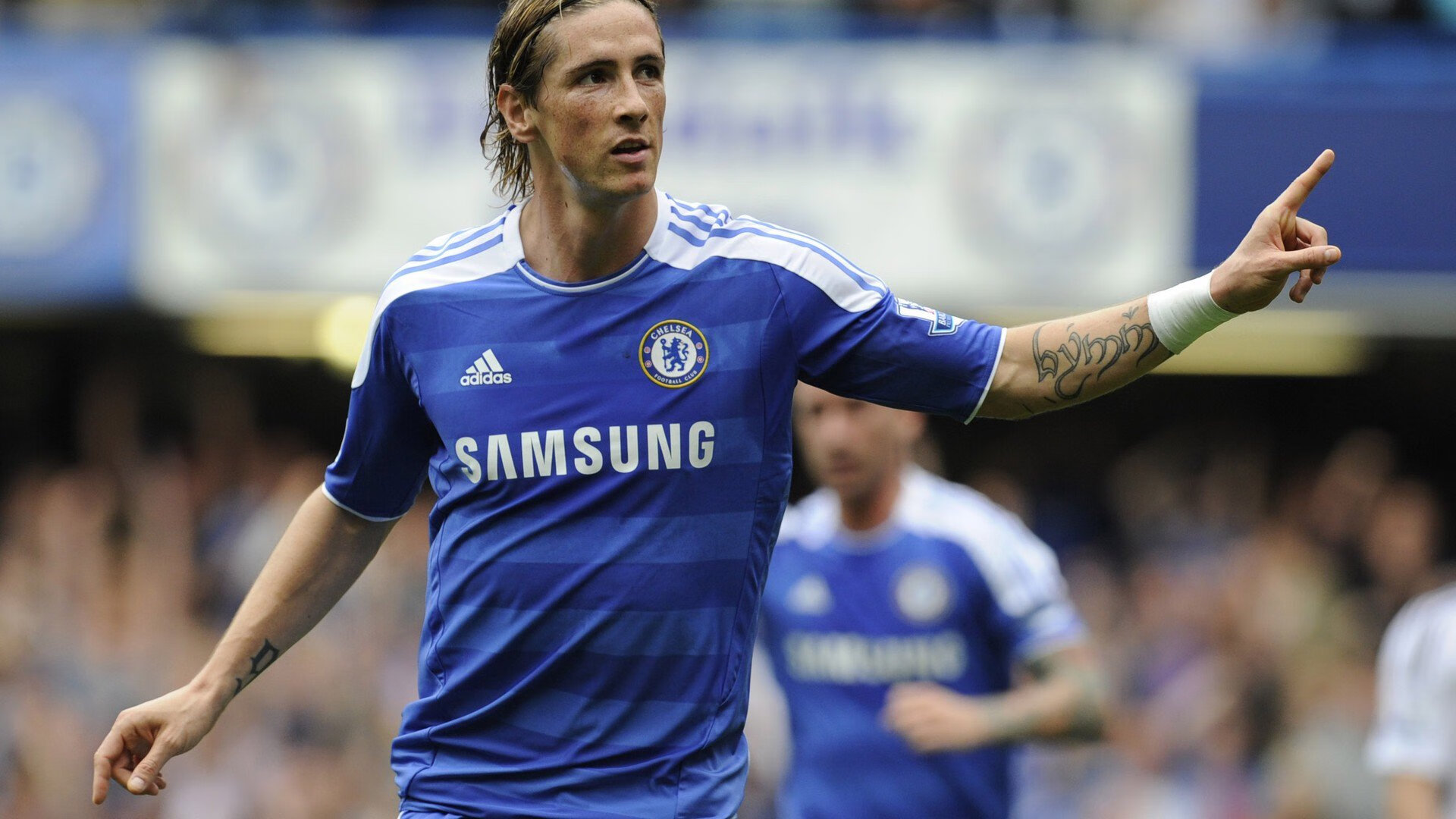 曼联逐步恢复往日强势,争取在联赛中迎头赶上,曼联重回巅峰