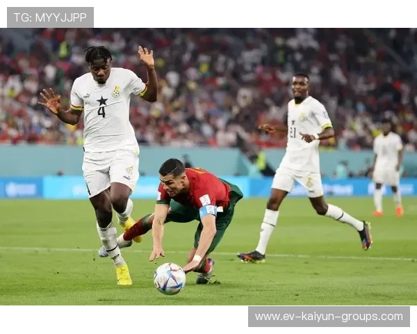 不满被换下!加纳乔在替补席生闷气，加纳ghana